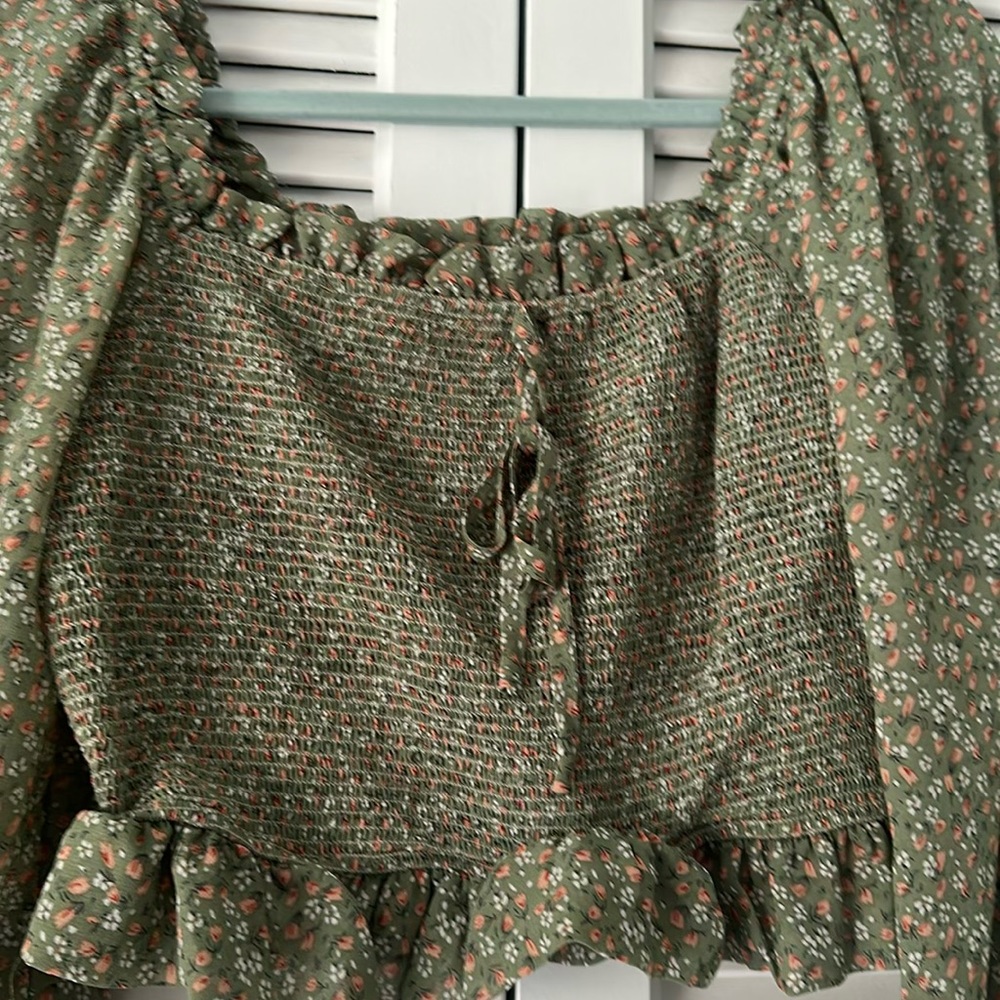 Cropped Blouse - Picture 3 of 4
